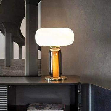 Spee Chic lamp detail