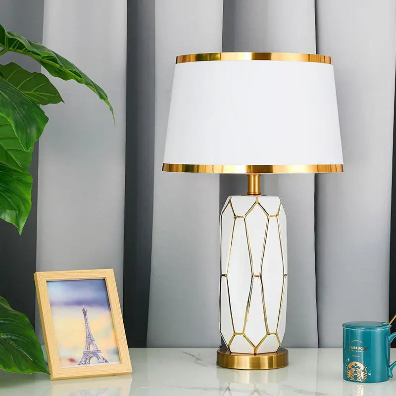 American modern luxury Decor black standing Column E26 Dorm Home Office table lamp for bedroom